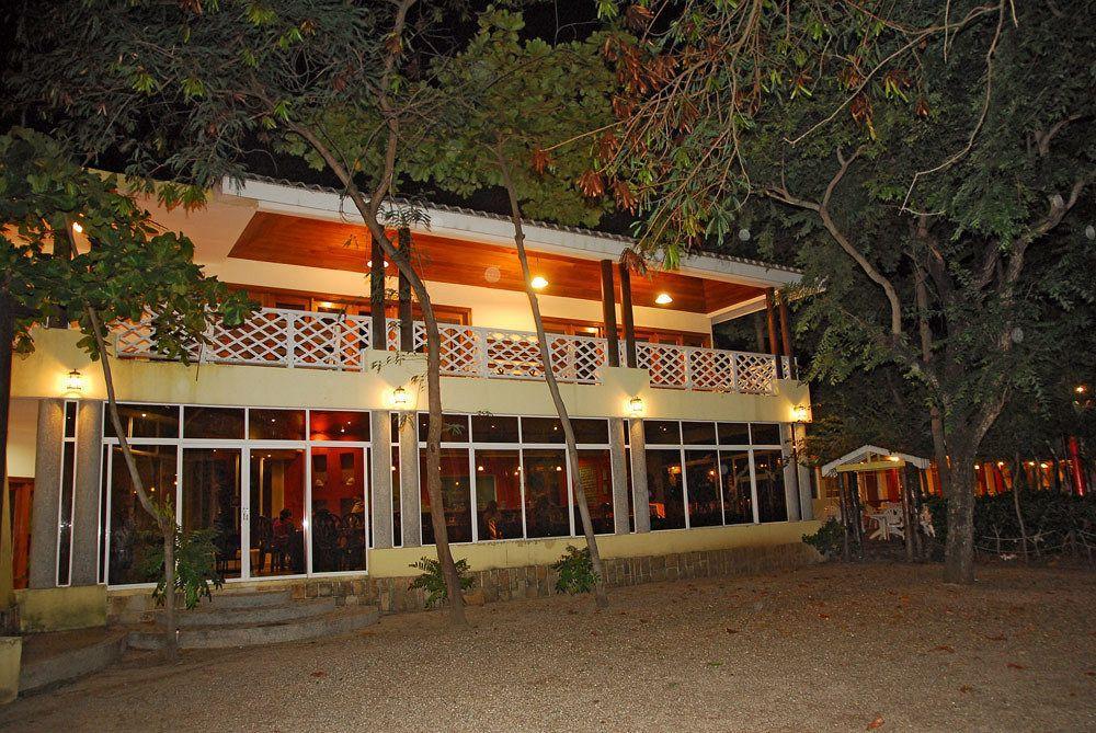 Hotel Vistamar Beachfront Resort & Conference Center Pochomil Eksteriør bilde